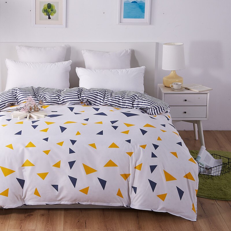 Sininen Ja Keltainen Kolmio Valkoinen Pussilakana