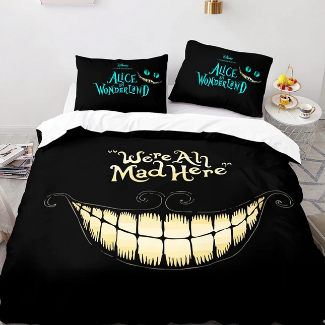 Pussilakana Alice Ihmemaassa Kissa