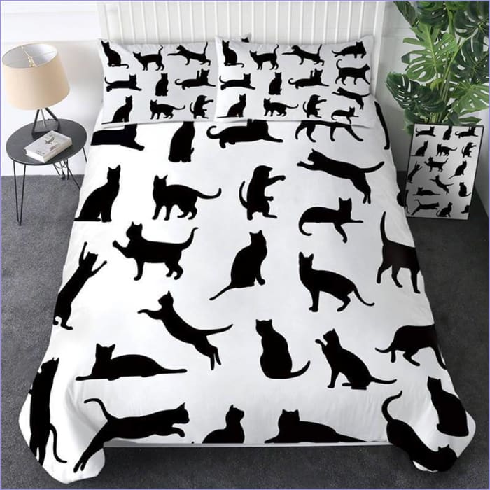 Useita Black Cats Pussilakana