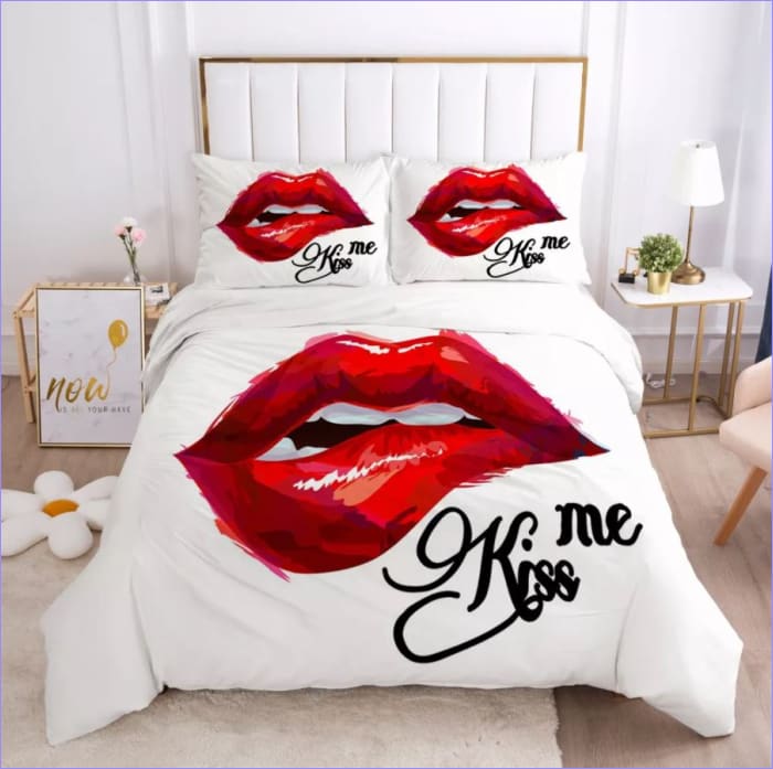 Couple Kiss Me Pussilakana