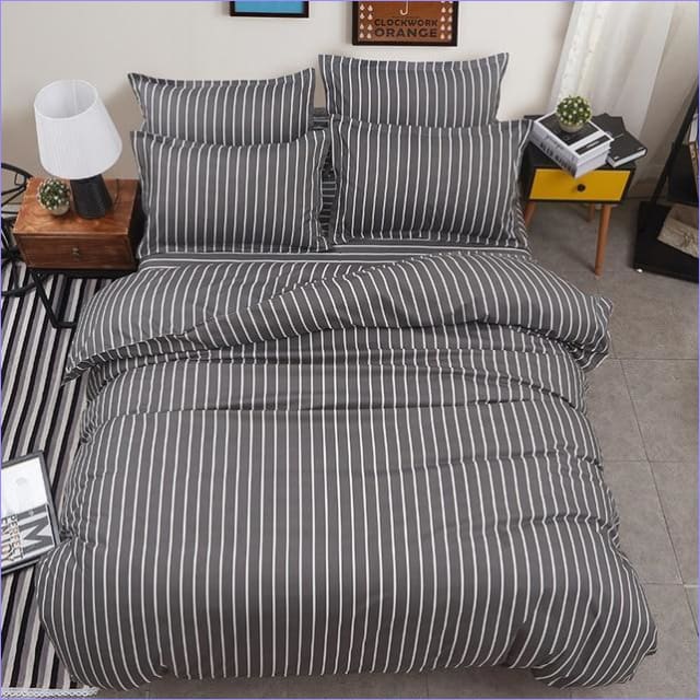 Hieno White Stripes Pussilakana