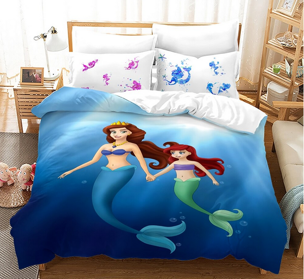 Pussilakana Pieni Merenneito Ja Hänen Äitinsä