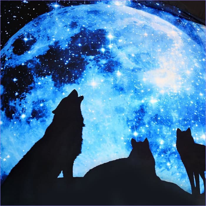 Wolf And Blue Moon Pussilakana