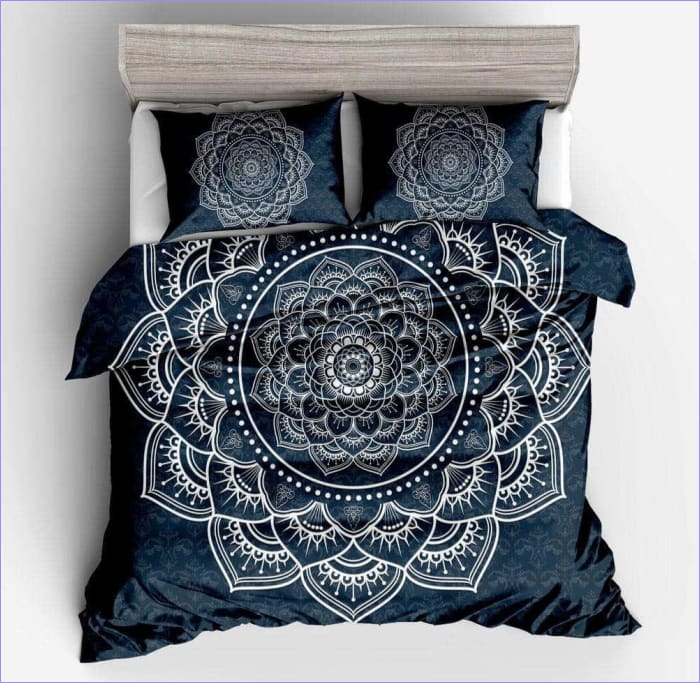 Midnight Blue Mandala Pussilakana