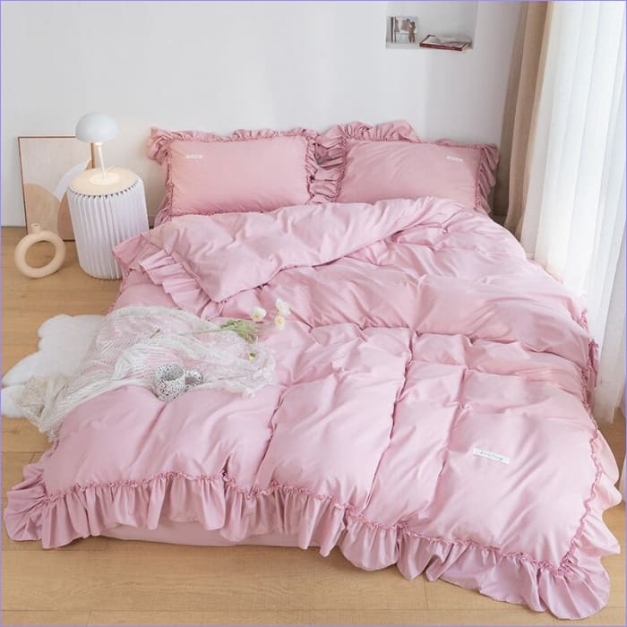 Brodeerattu Ruusupussilakana