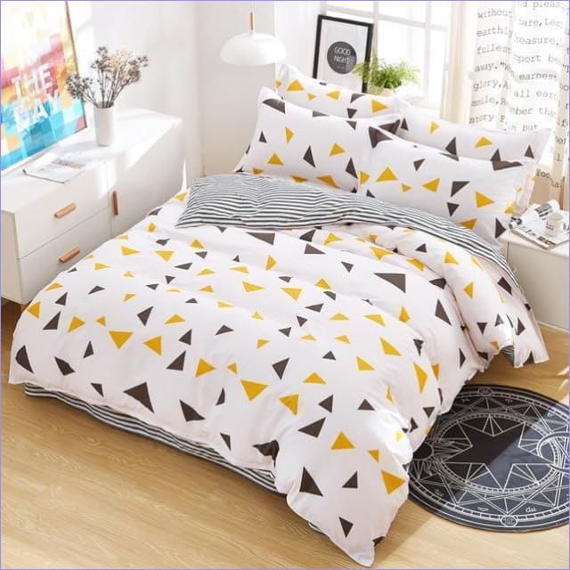 Skandinaavinen Valkoinen Pussilakana Ja Pienet Kolmiot