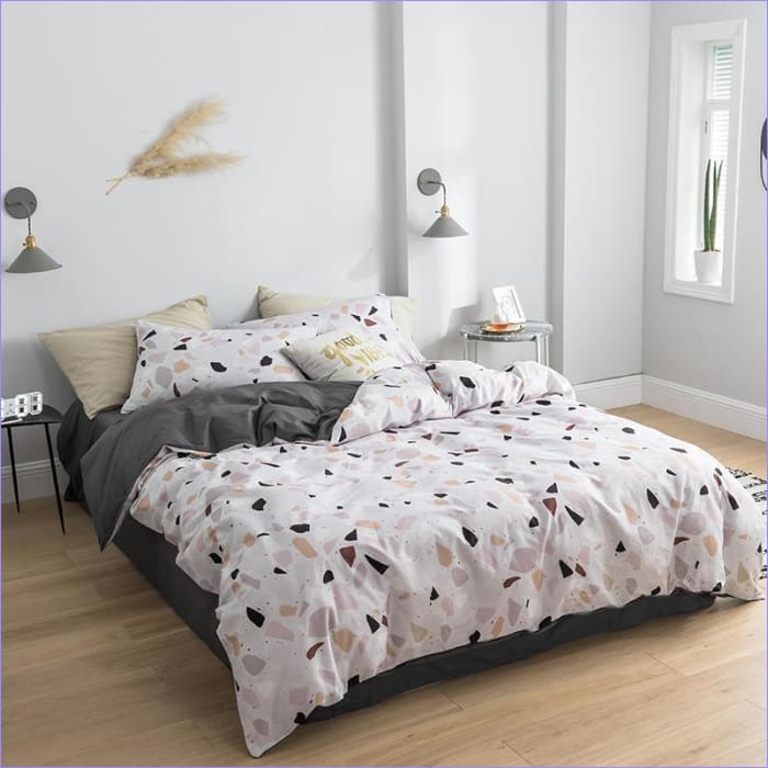 Scandinavian Shards Pussilakana