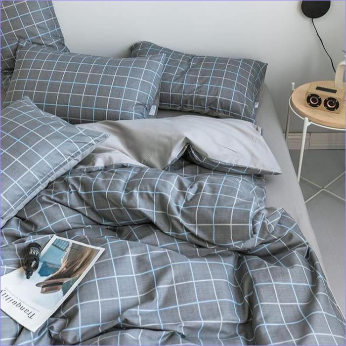 Scandinavian Clean Grey Check -Pussilakana